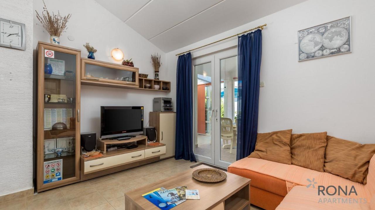 Rona Apartment Aurora نوفاليا المظهر الخارجي الصورة